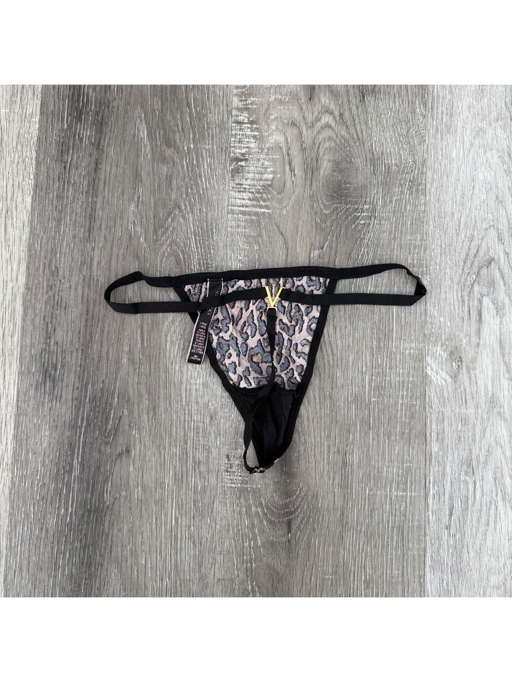 Victoriaโs Secret Chita Print Thong M